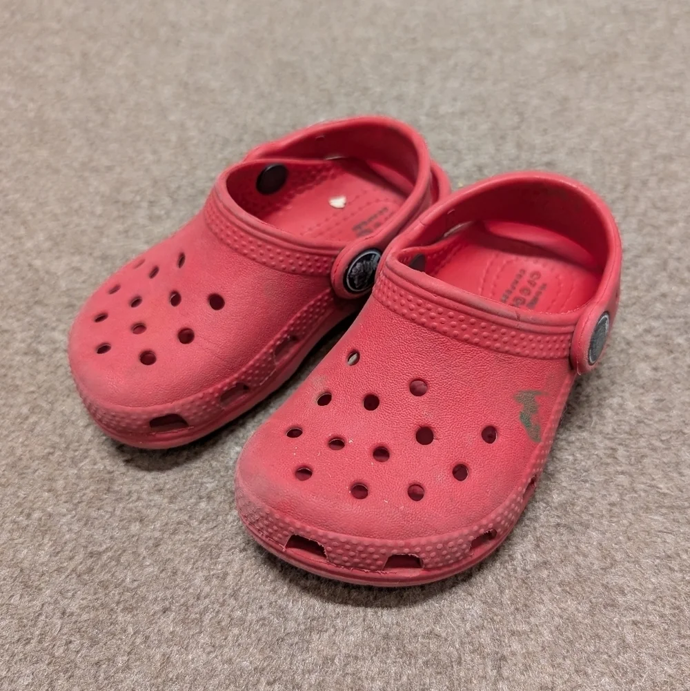 CROCS Child Kids Size 6 Boys Girls Toddler Red Sandals